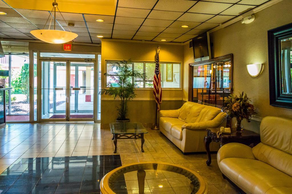 Executive Inn Hotel And Conference Center Lawton Esterno foto
