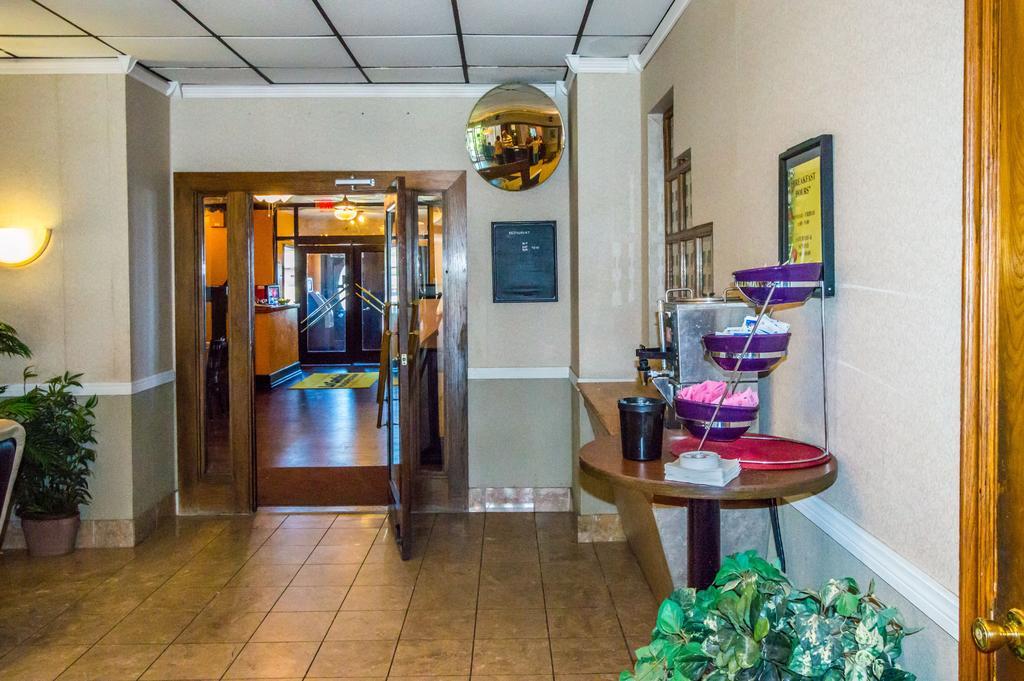 Executive Inn Hotel And Conference Center Lawton Esterno foto