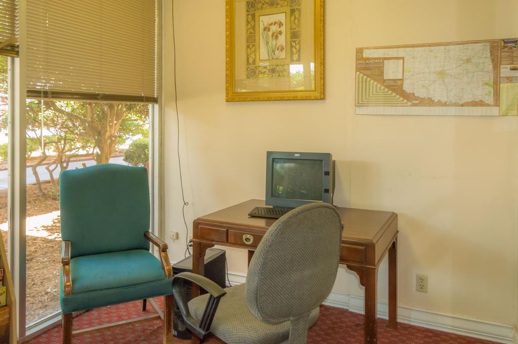 Executive Inn Hotel And Conference Center Lawton Esterno foto