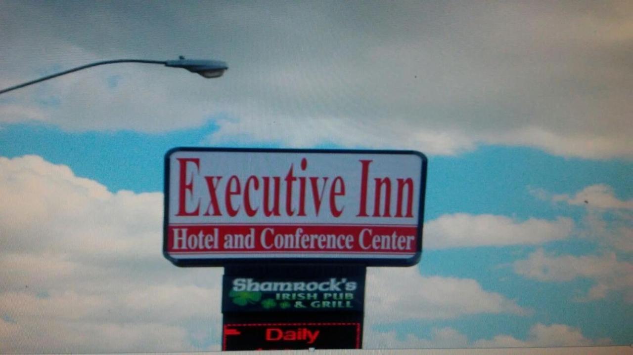 Executive Inn Hotel And Conference Center Lawton Esterno foto